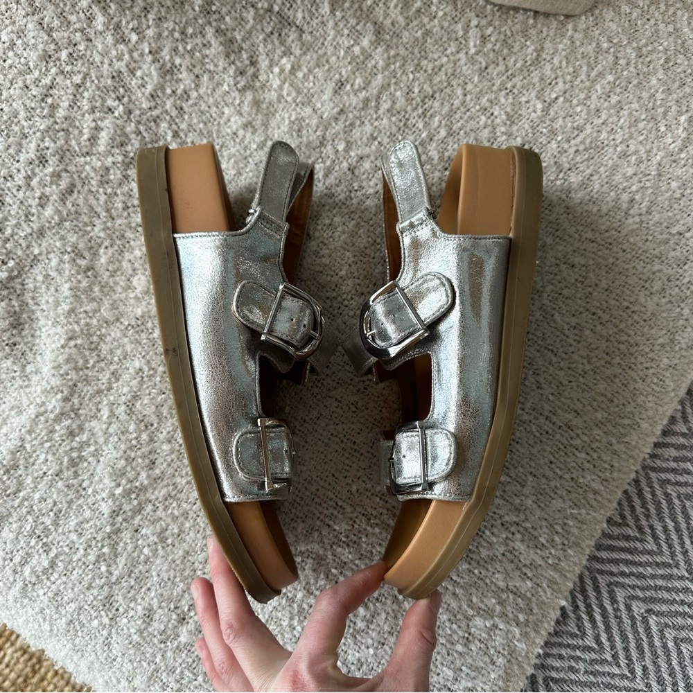 Dolce Vita Alda Sandal Silver Metallic Buckle Flat Platform - Picture 5 of 9